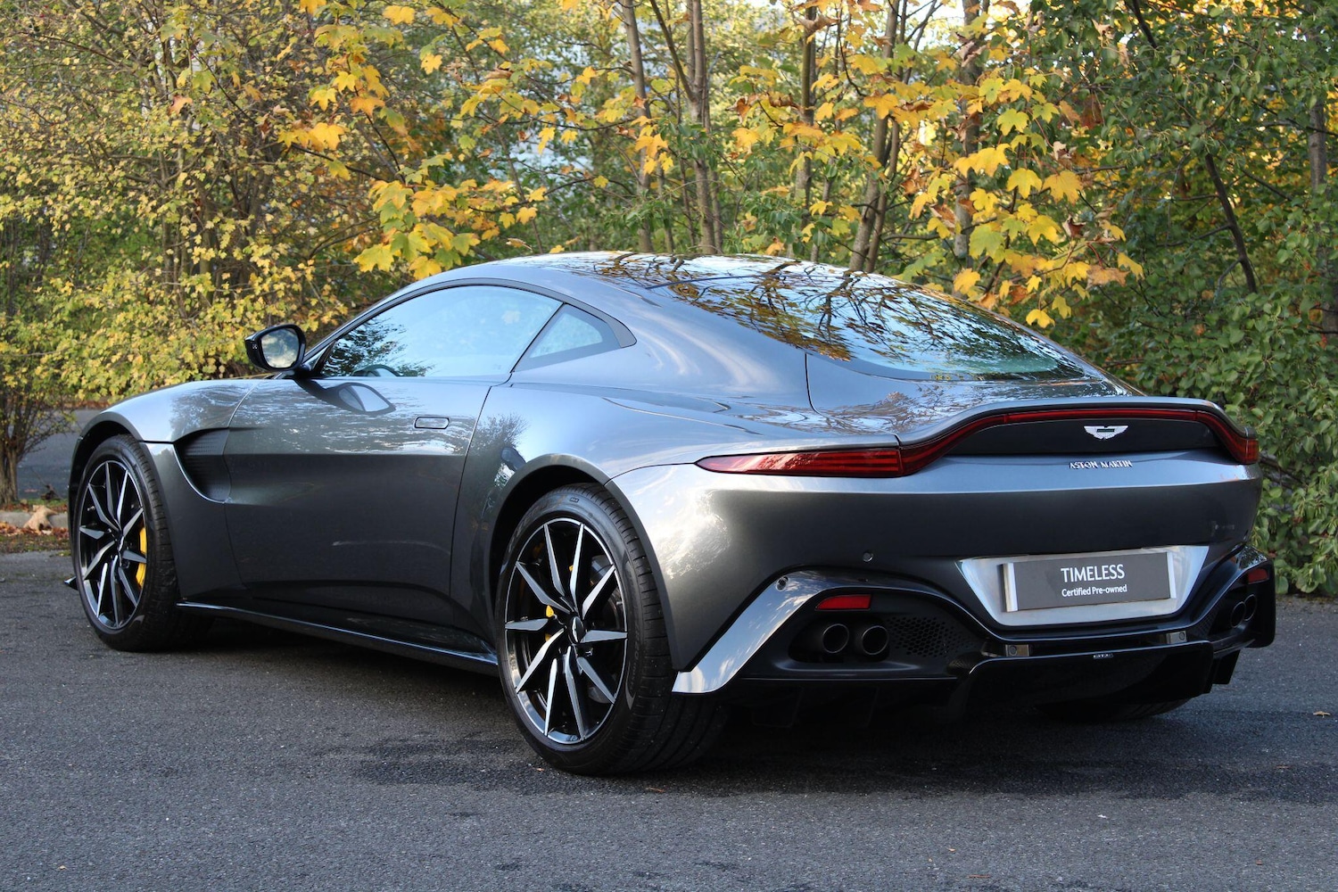Used Aston Martin Vantage 2019 for sale - 76360483: Photo 4