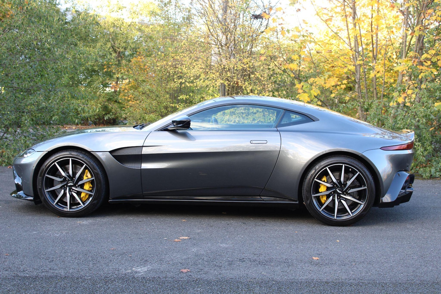 Used Aston Martin Vantage 2019 for sale - 76360483: Photo 5