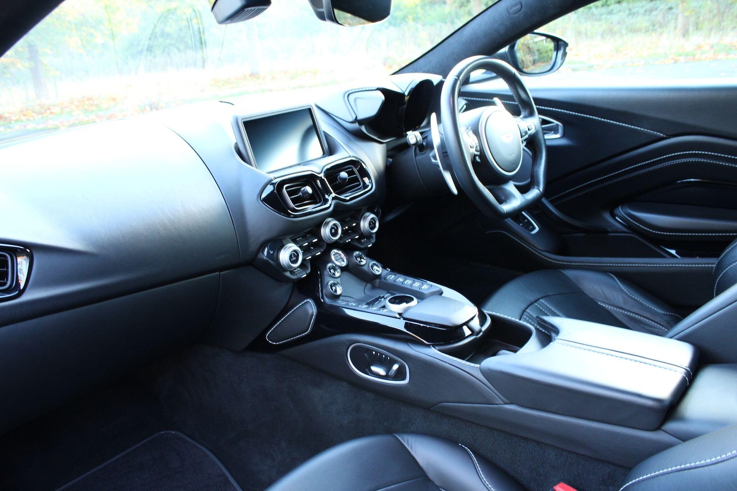 Used Aston Martin Vantage 2019 for sale - 76360483: Photo 9
