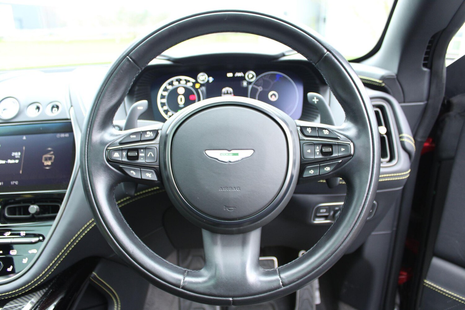 Used Aston Martin DBX 2022 for sale - 77683799: Photo 11