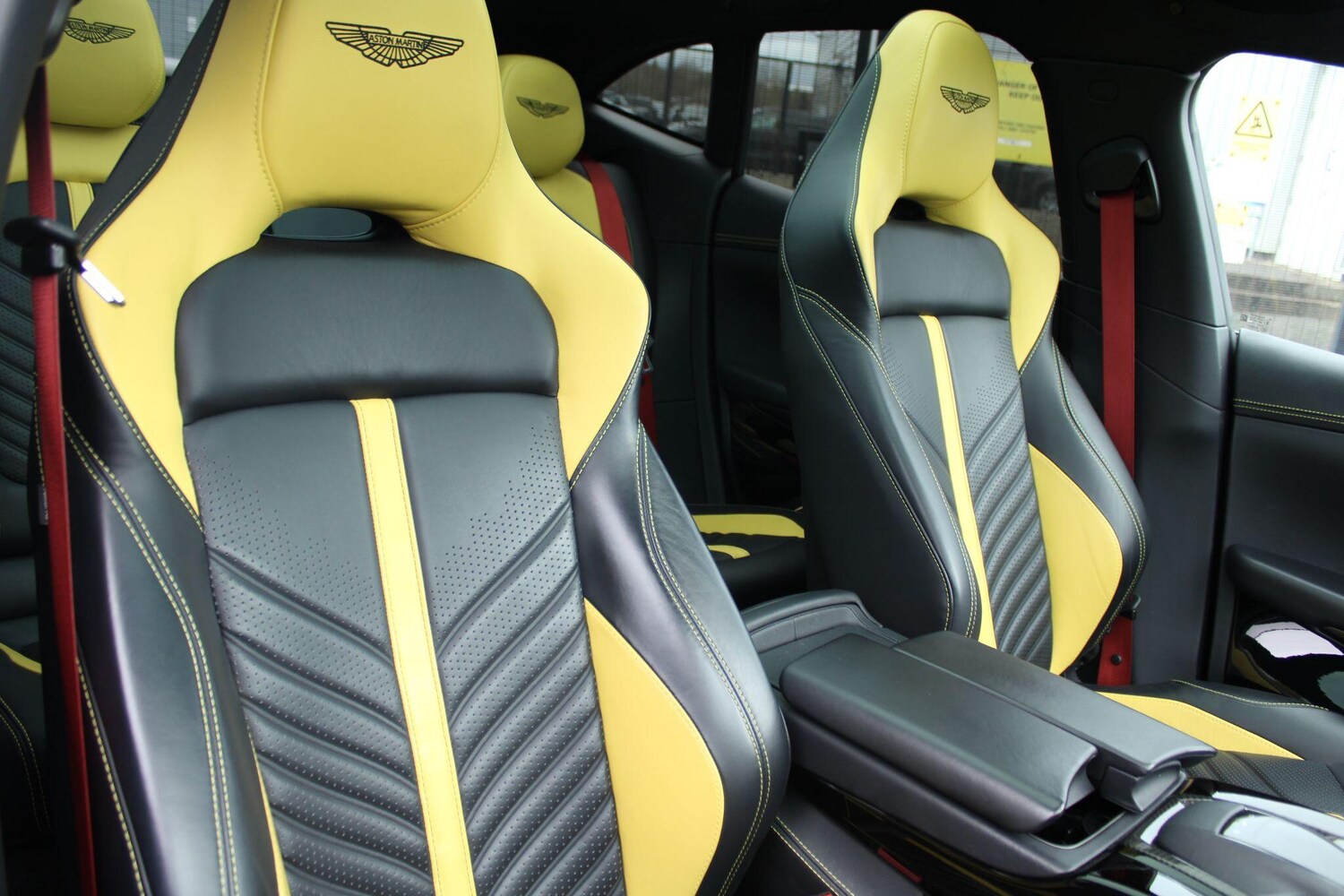 Used Aston Martin DBX 2022 for sale - 77683799: Photo 12