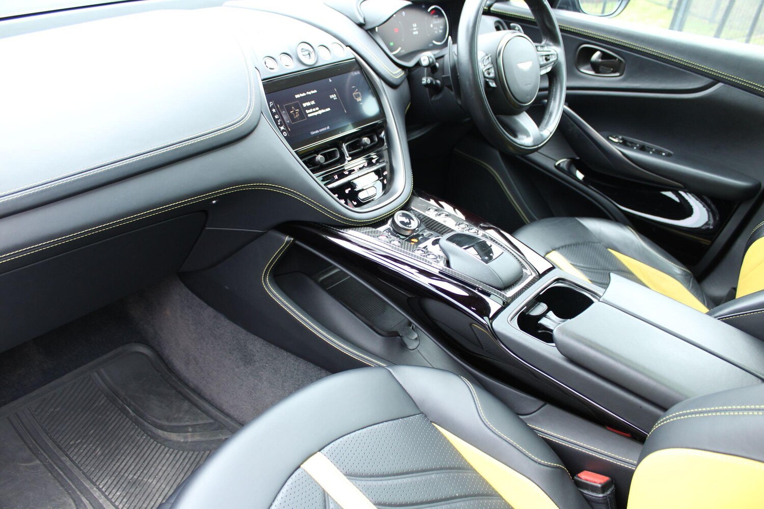 Used Aston Martin DBX 2022 for sale - 77683799: Photo 21