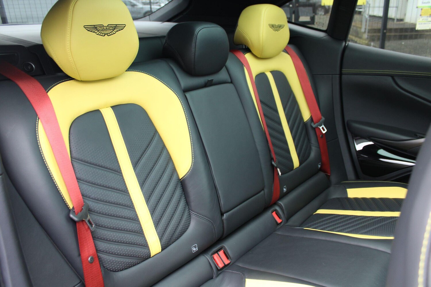 Used Aston Martin DBX 2022 for sale - 77683799: Photo 25