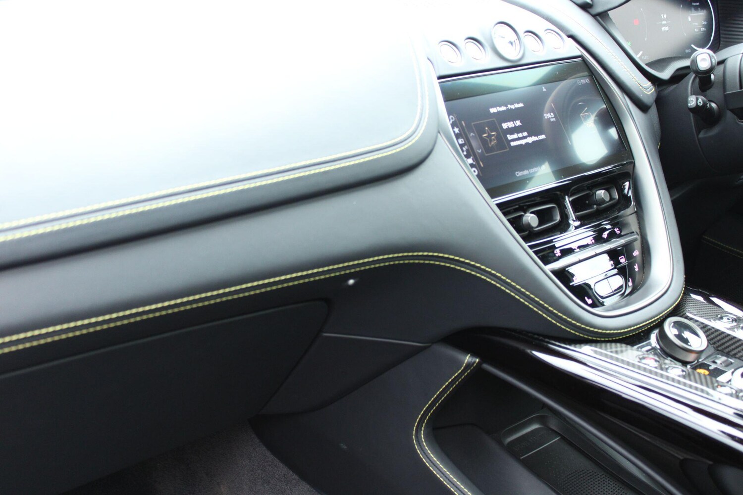 Used Aston Martin DBX 2022 for sale - 77683799: Photo 34