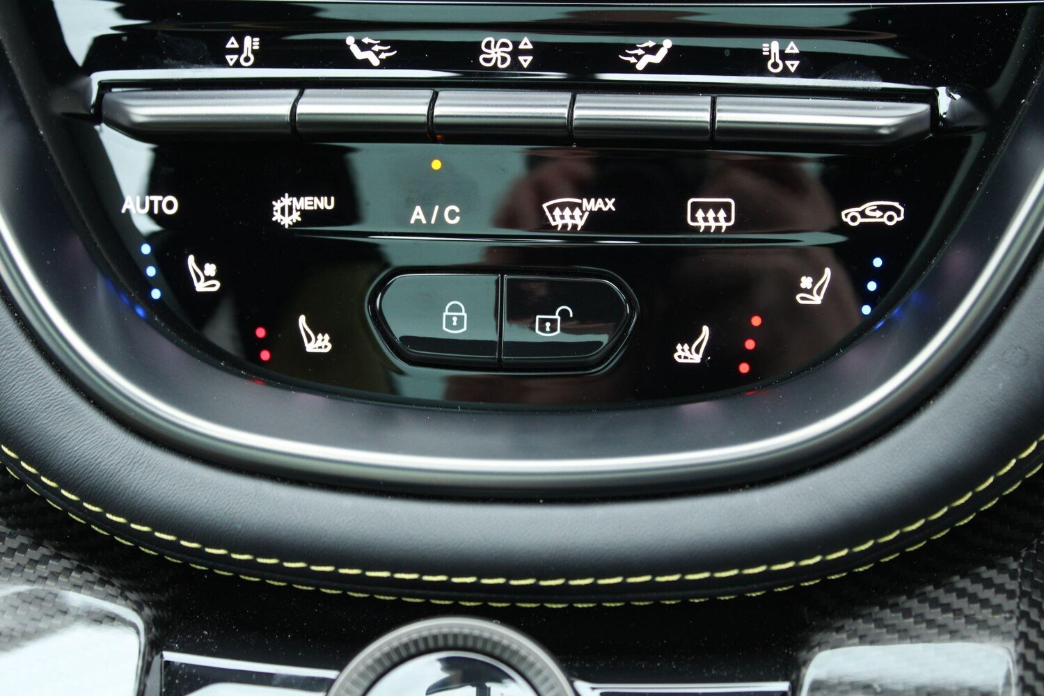 Used Aston Martin DBX 2022 for sale - 77683799: Photo 45