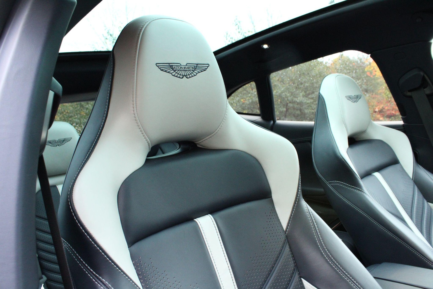 Used Aston Martin DBX 2023 for sale - 76992677: Photo 34