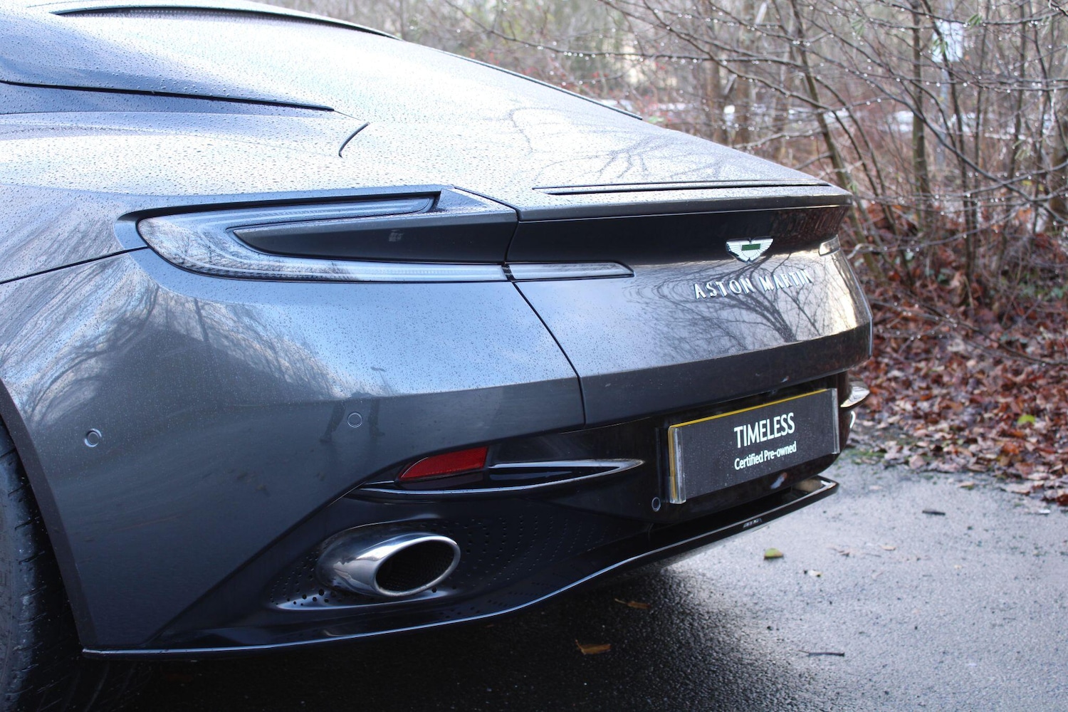 Used Aston Martin DB11 2017 for sale - 77073920: Photo 4