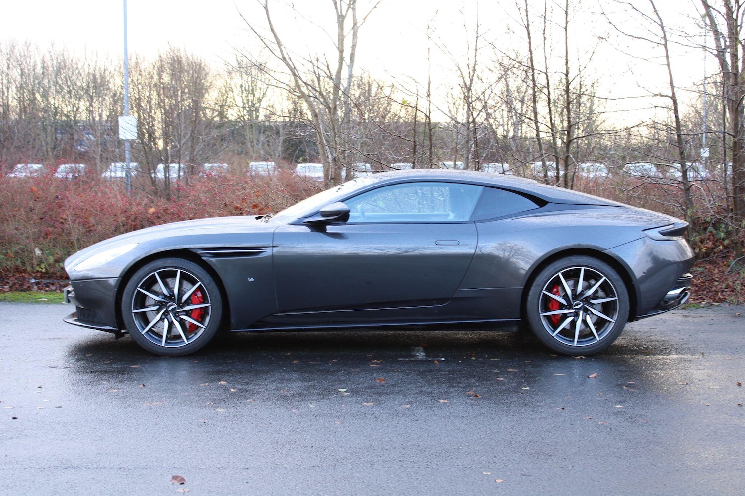Used Aston Martin DB11 2017 for sale - 77073920: Photo 6