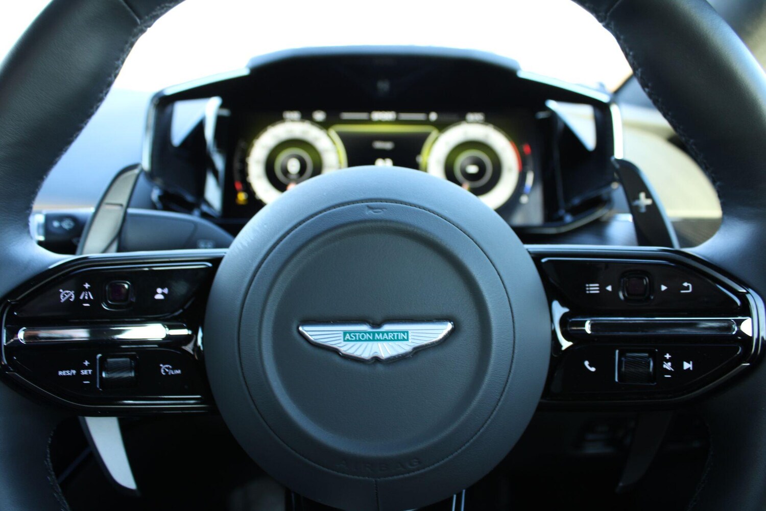 Used Aston Martin Vantage for sale - 78205508: Photo 24