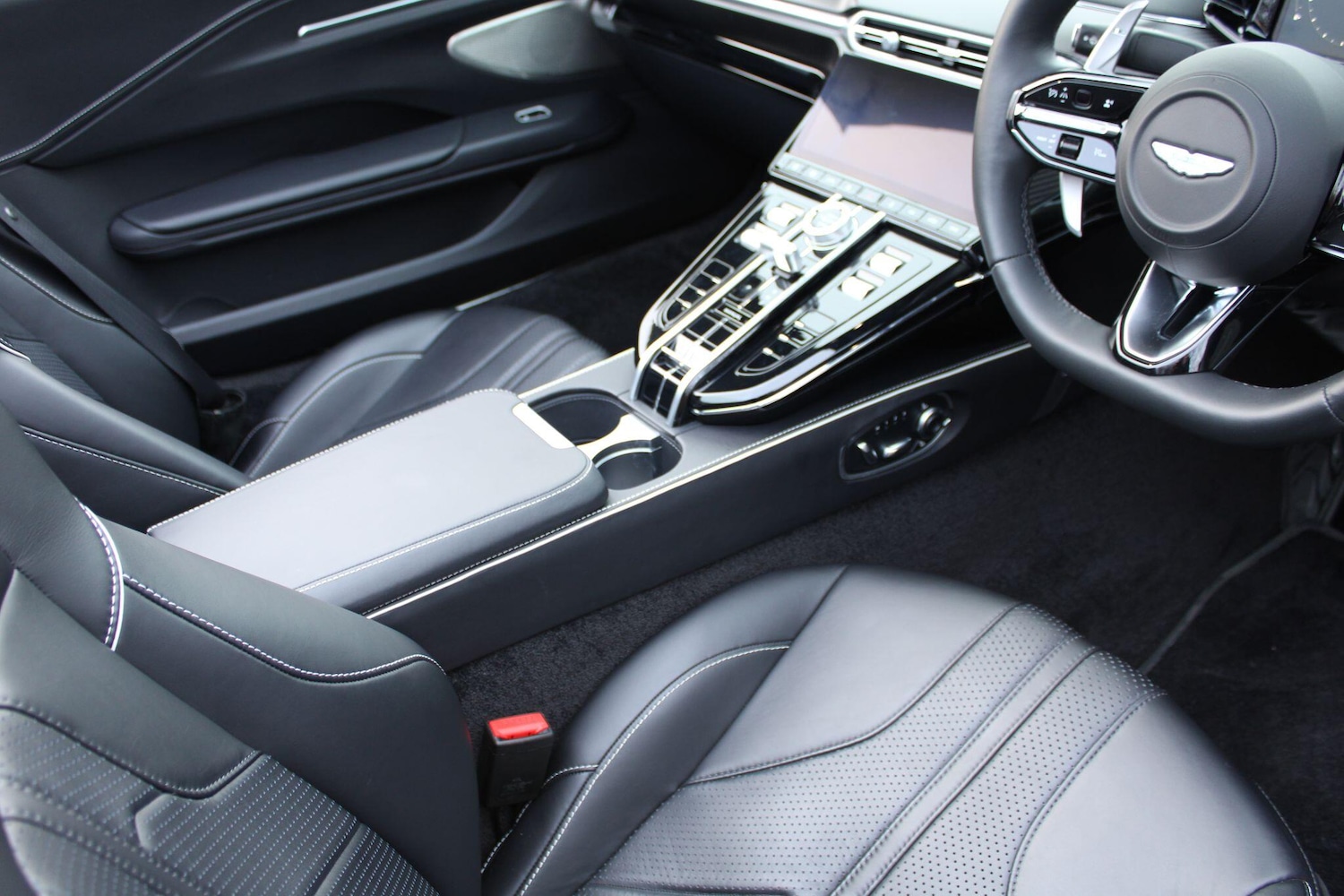 Used Aston Martin Vantage 2025 for sale - 77279604: Photo 16