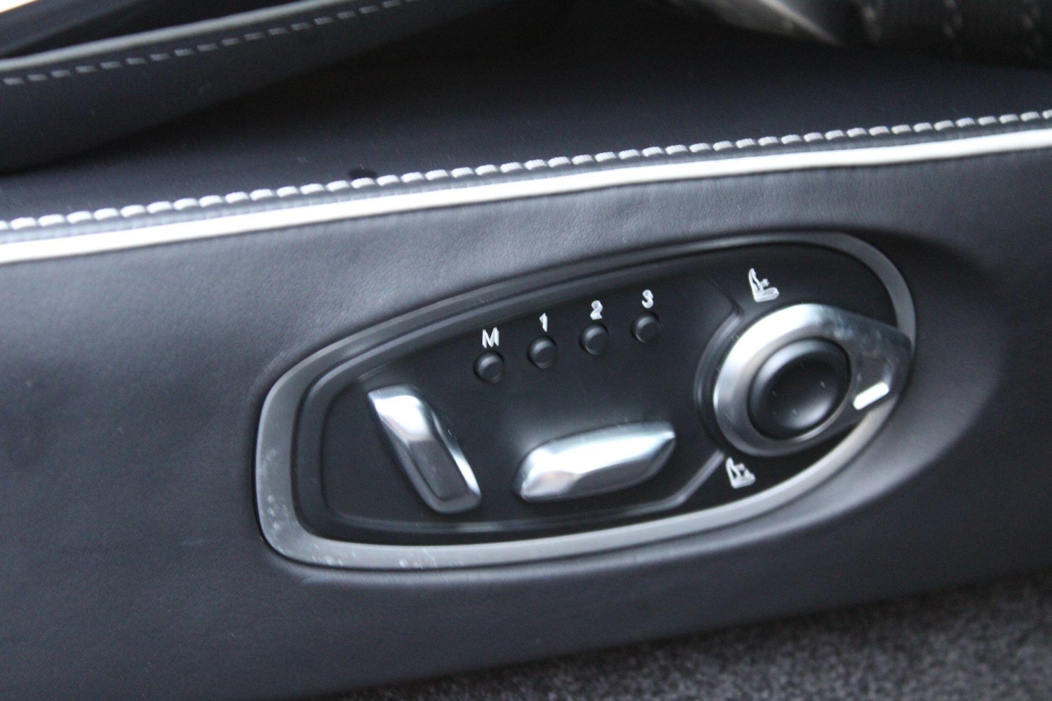 Used Aston Martin Vantage 2025 for sale - 77279604: Photo 17