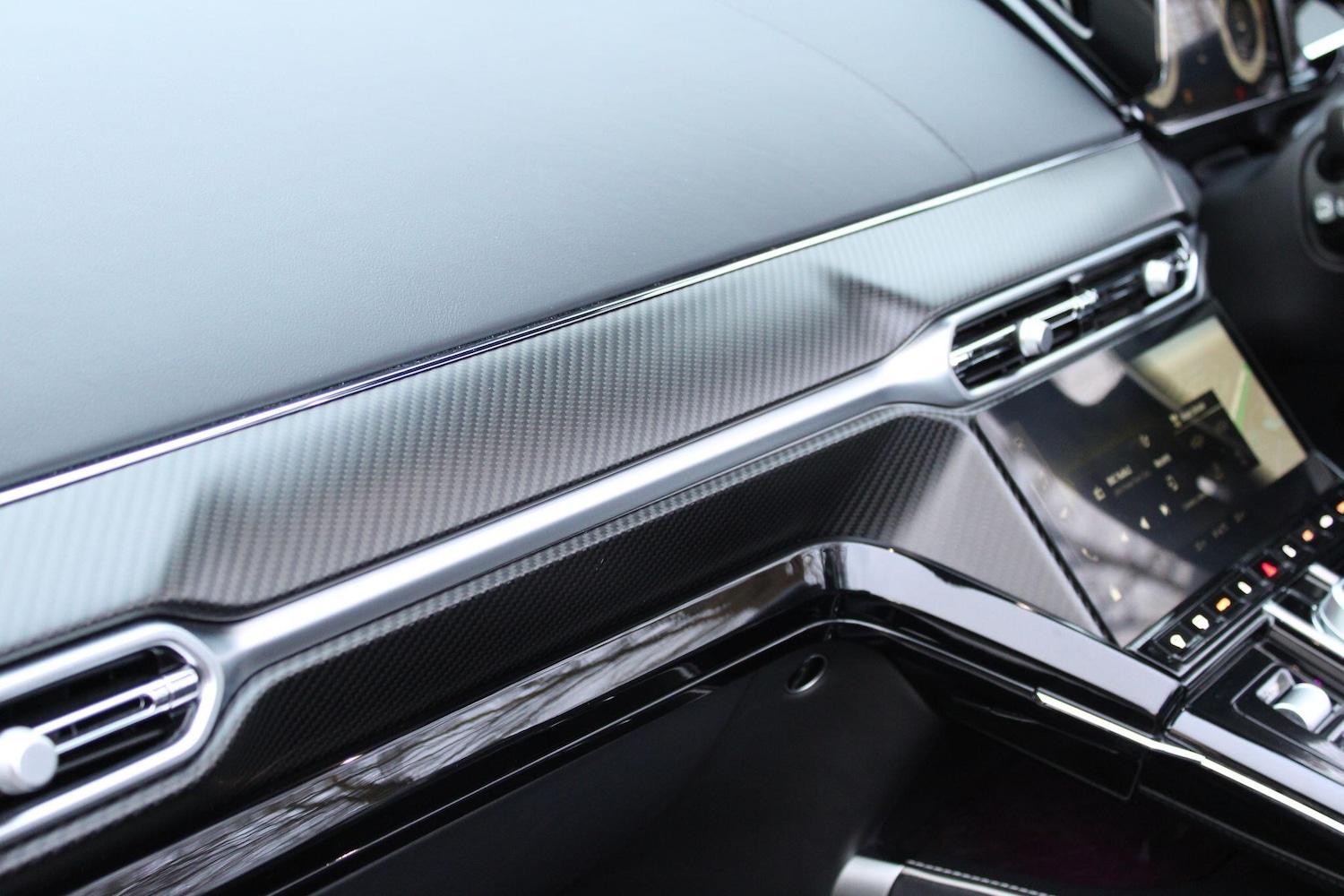 Used Aston Martin Vantage 2025 for sale - 77279604: Photo 40