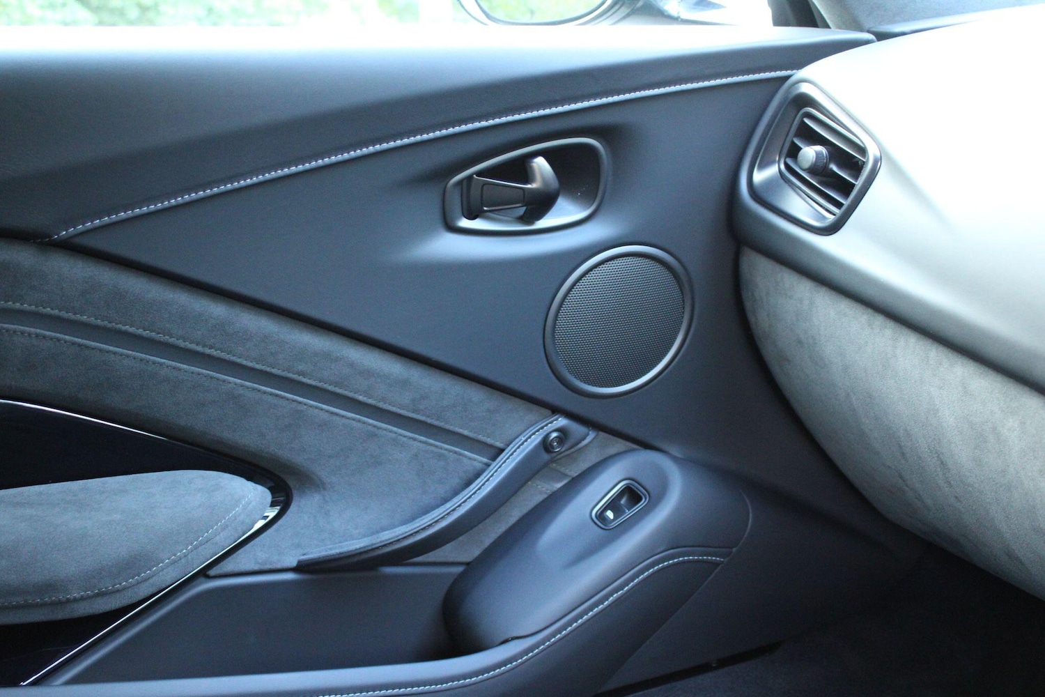 Used Aston Martin Vantage 2023 for sale - 76109281: Photo 21