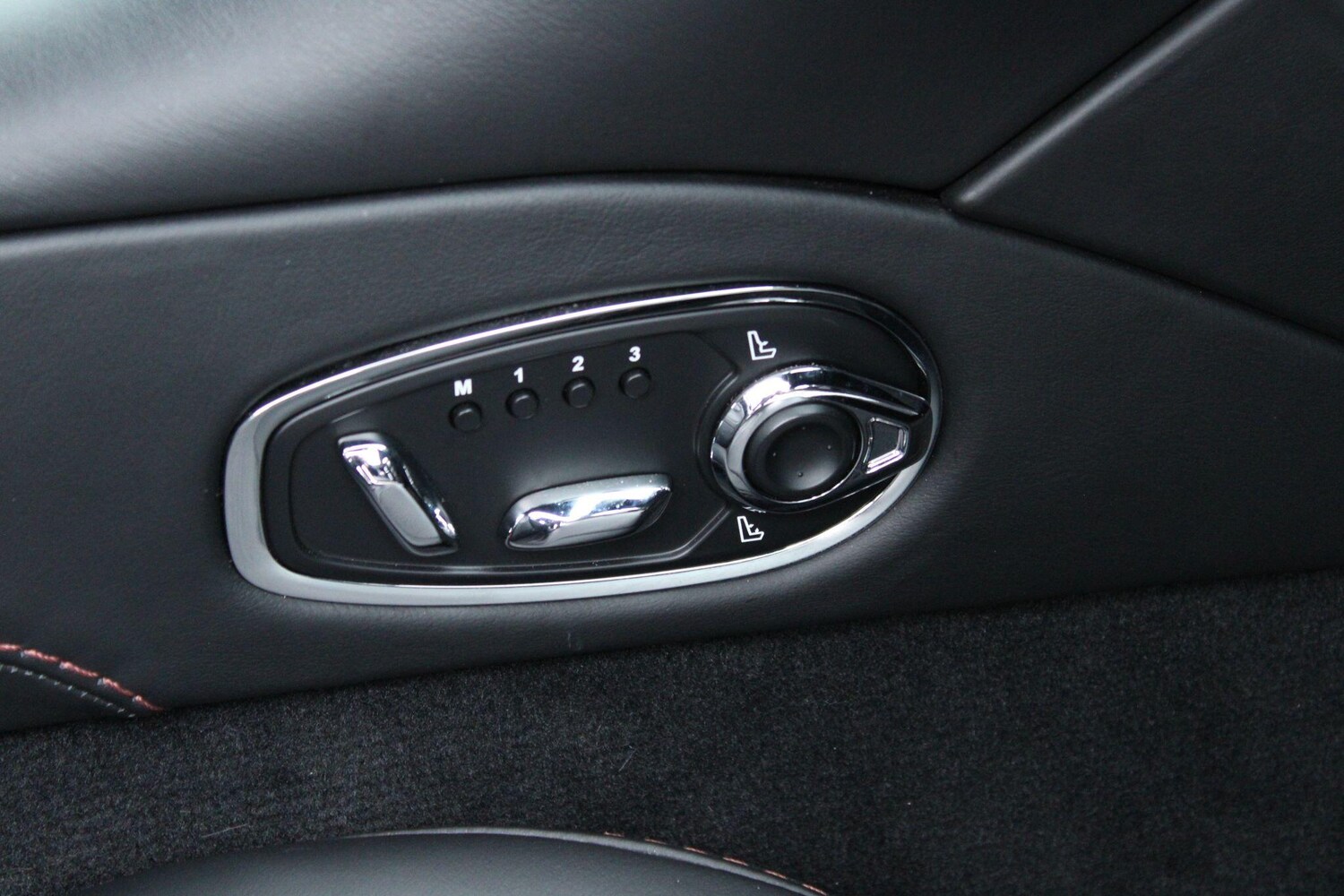 Used Aston Martin DBS for sale - 77854208: Photo 27