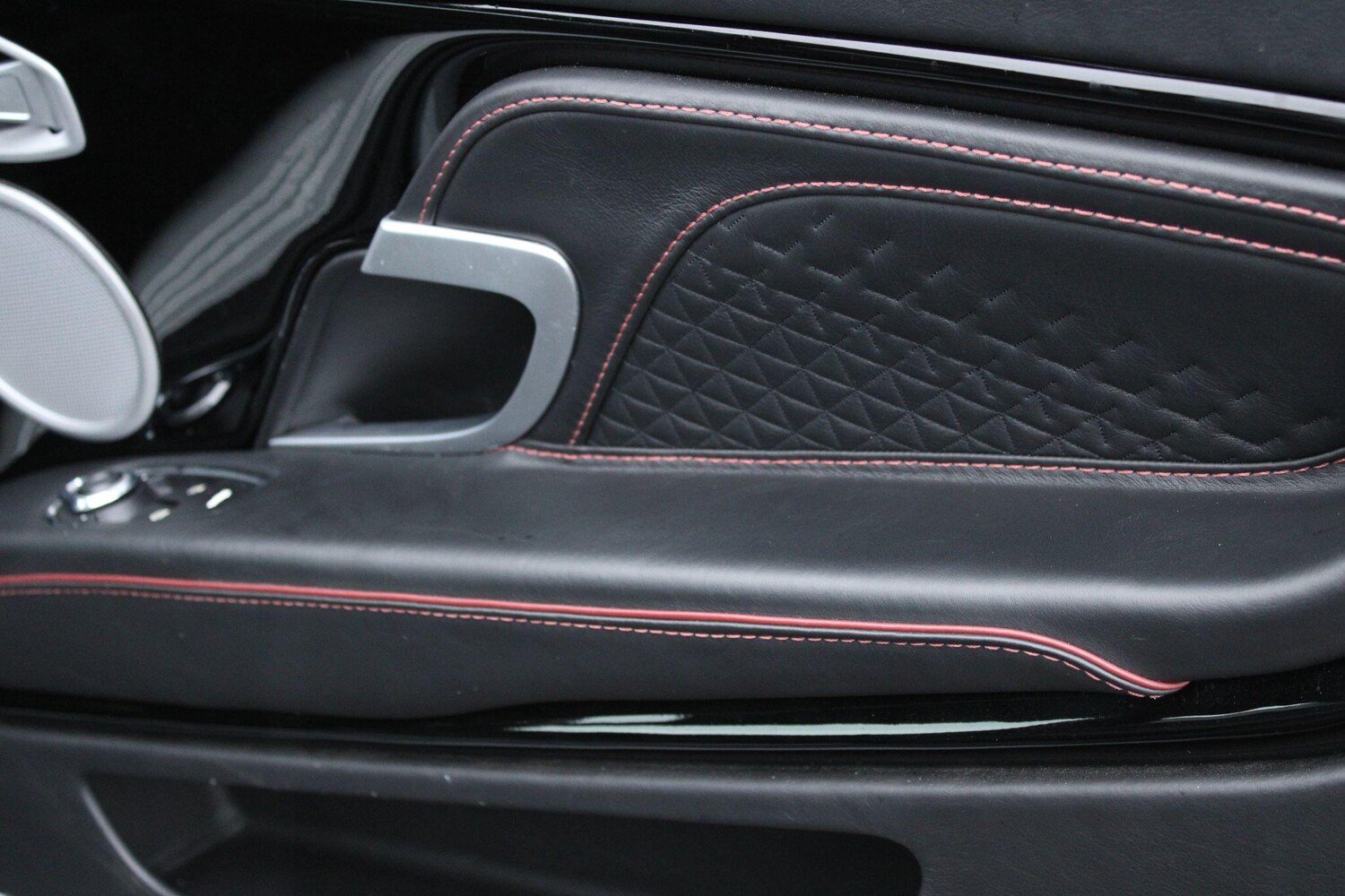 Used Aston Martin DBS for sale - 77854208: Photo 31