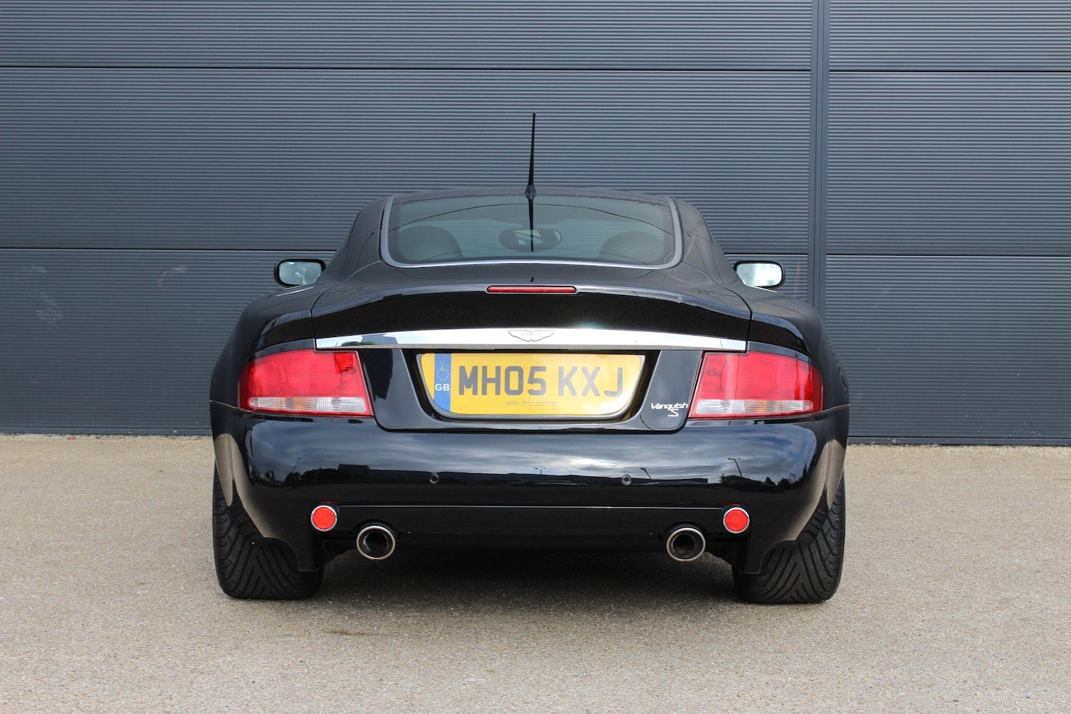 Used Aston Martin Vanquish for sale - 77637482: Photo 7