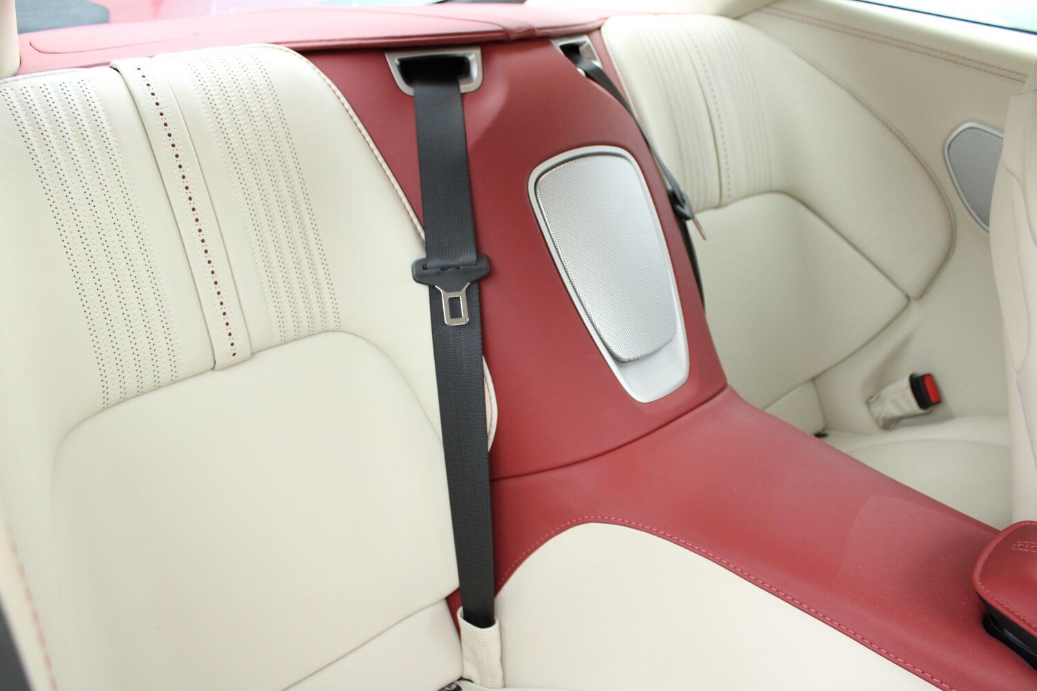 Used Aston Martin DB11 2021 for sale - 77908560: Photo 18