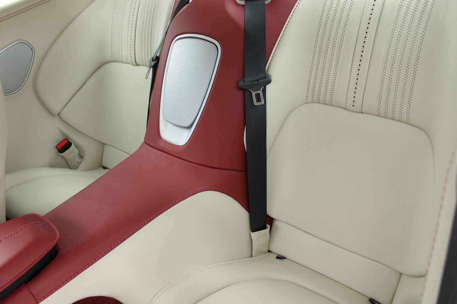 Used Aston Martin DB11 2021 for sale - 77908560: Photo 25