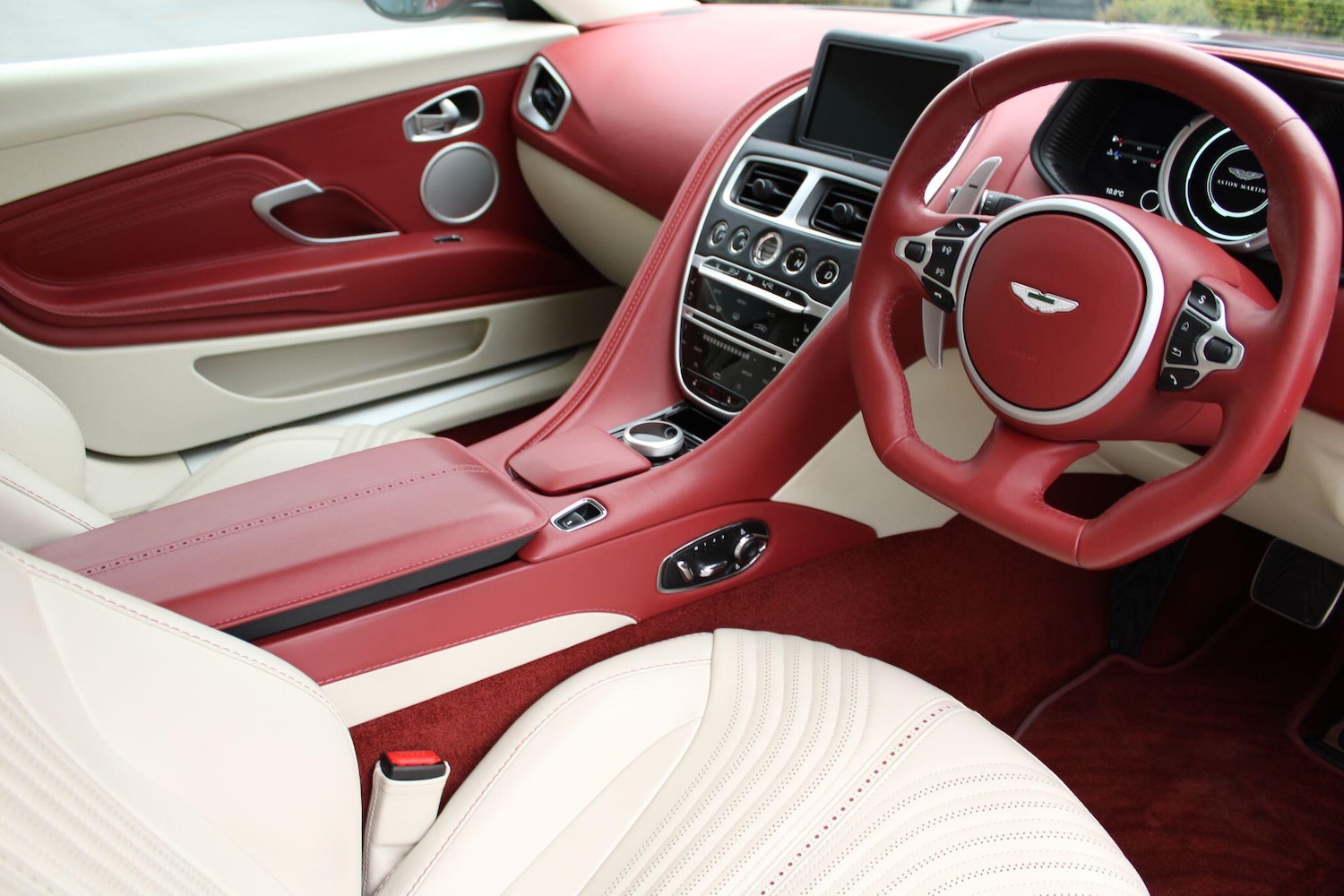 Used Aston Martin DB11 2021 for sale - 77908560: Photo 3