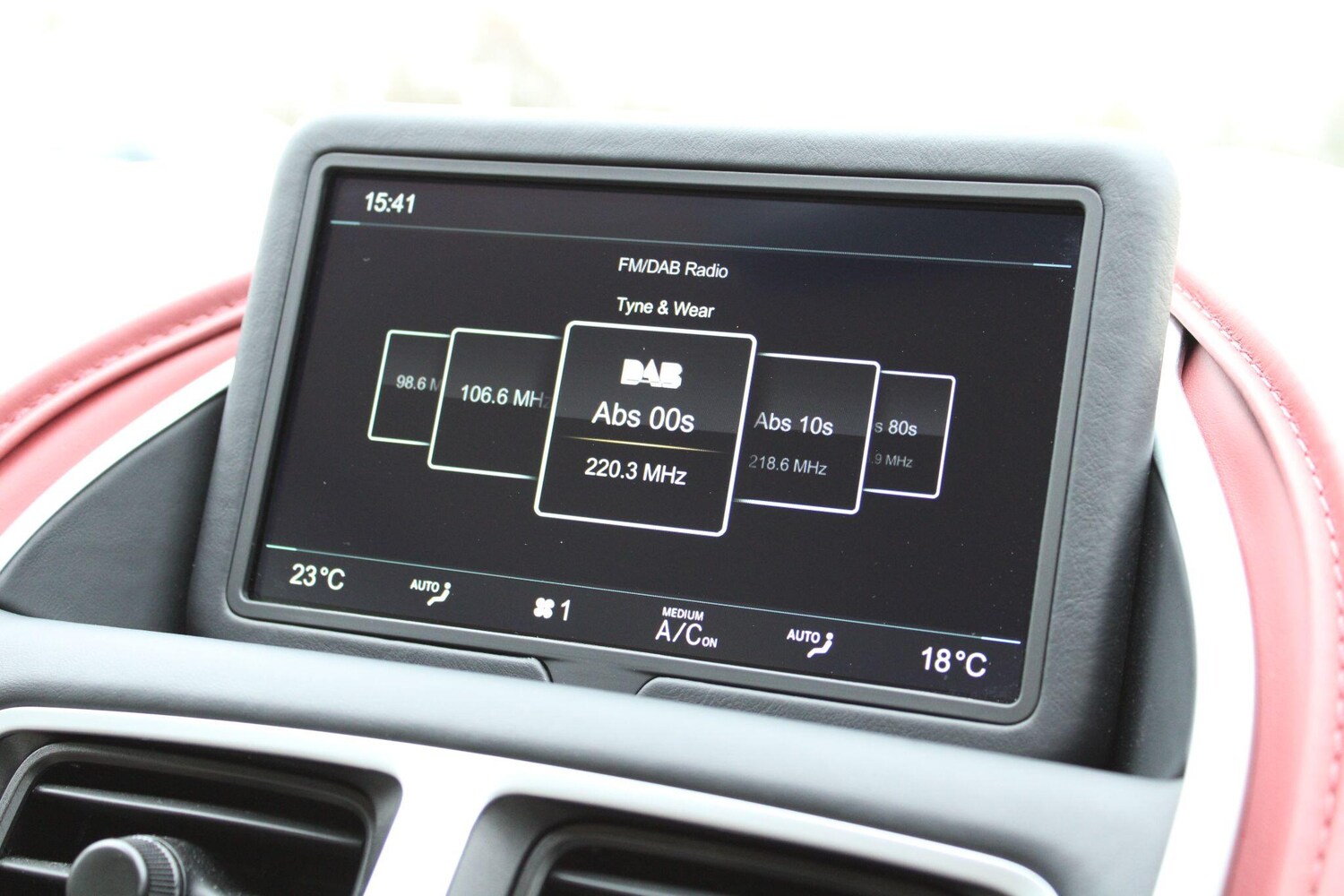 Used Aston Martin DB11 2021 for sale - 77908560: Photo 33