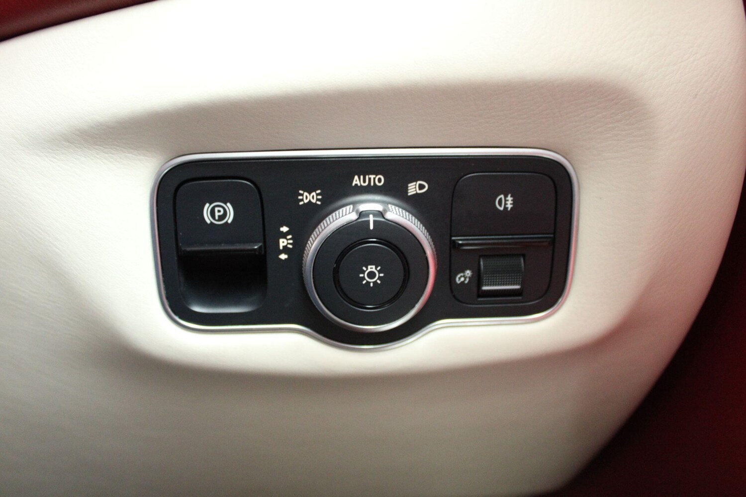 Used Aston Martin DB11 2021 for sale - 77908560: Photo 36