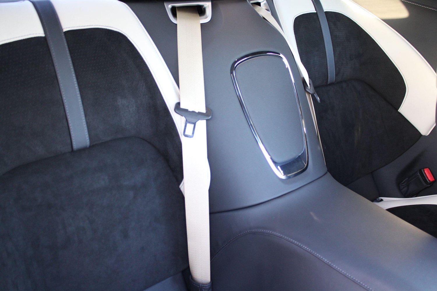 Used Aston Martin V8 2024 for sale - 77396503: Photo 23