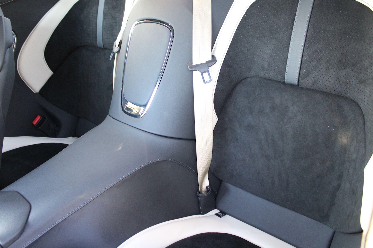 Used Aston Martin V8 2024 for sale - 77396503: Photo 26