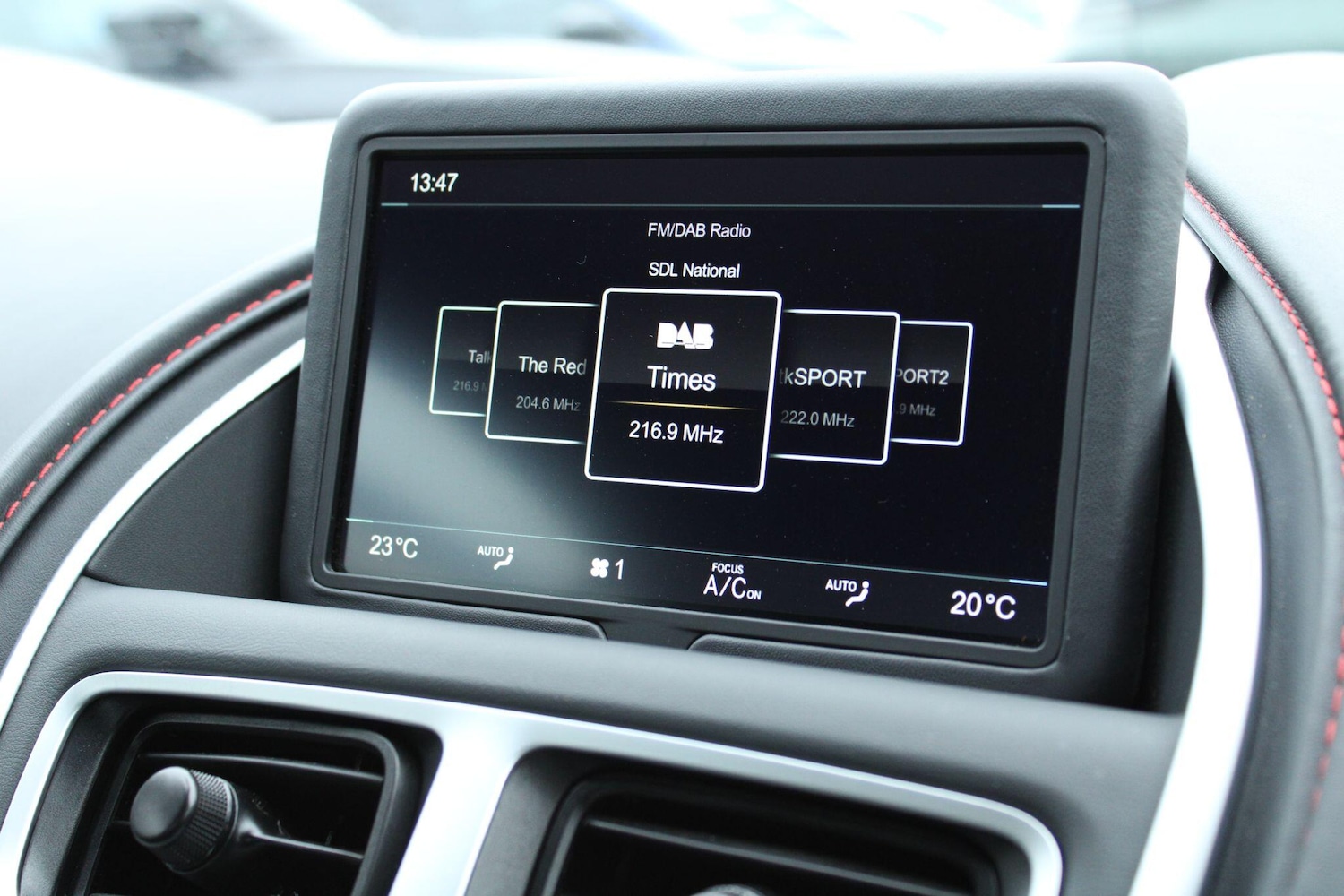 Used Aston Martin DB11 2021 for sale - 77060345: Photo 13