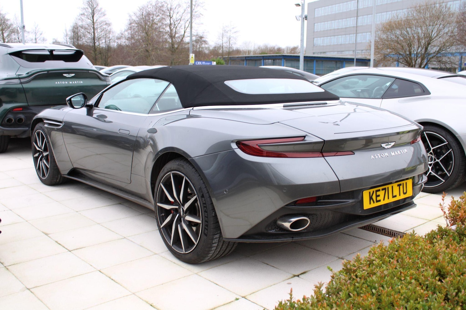 Used Aston Martin DB11 2021 for sale - 77060345: Photo 3