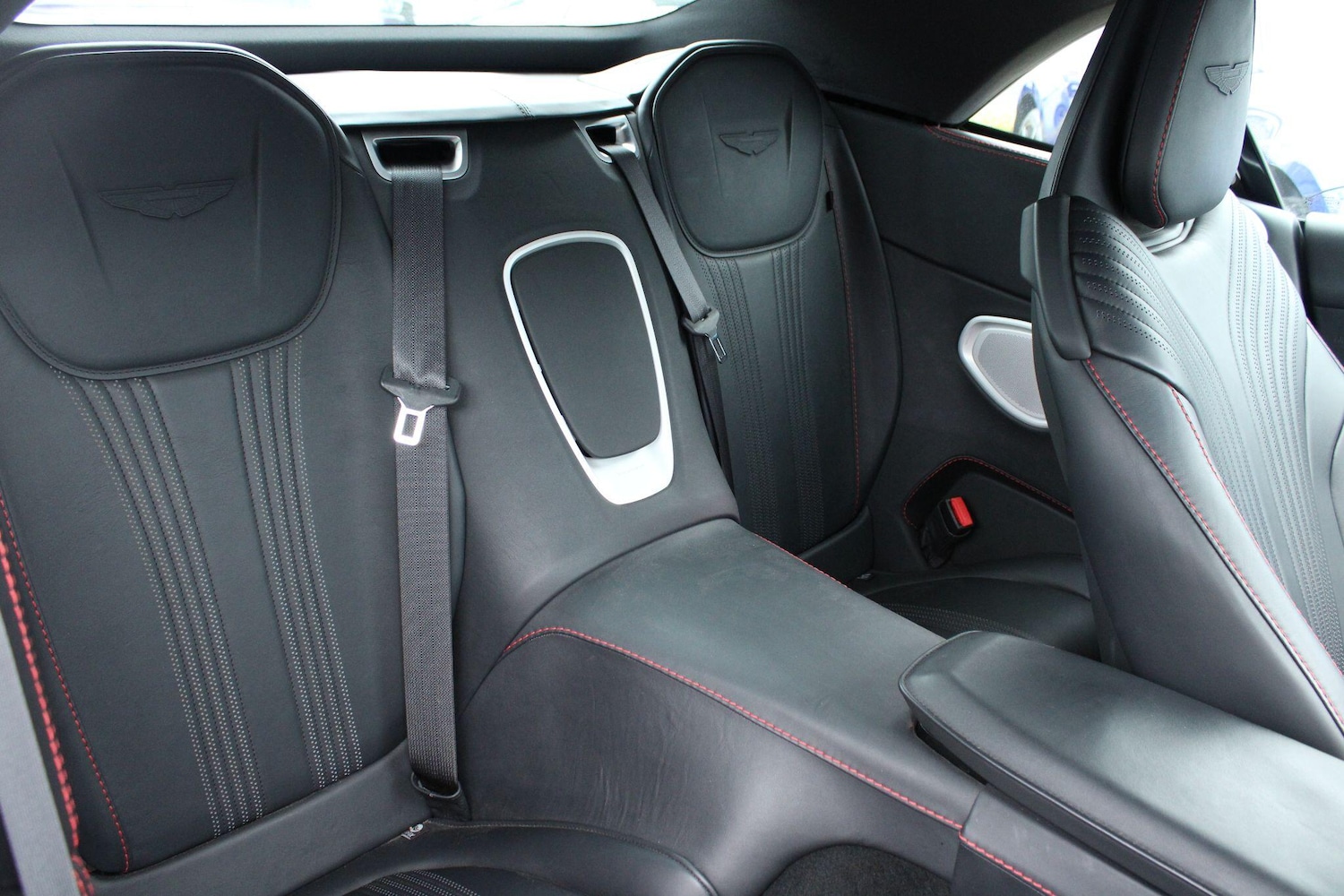 Used Aston Martin DB11 2021 for sale - 77060345: Photo 6