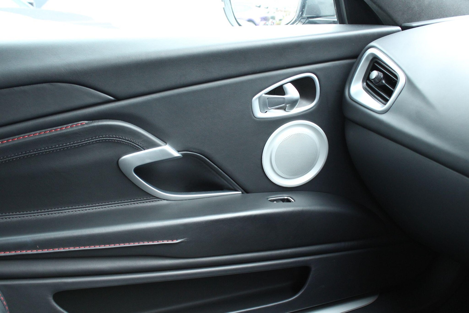 Used Aston Martin DB11 2021 for sale - 77060345: Photo 9