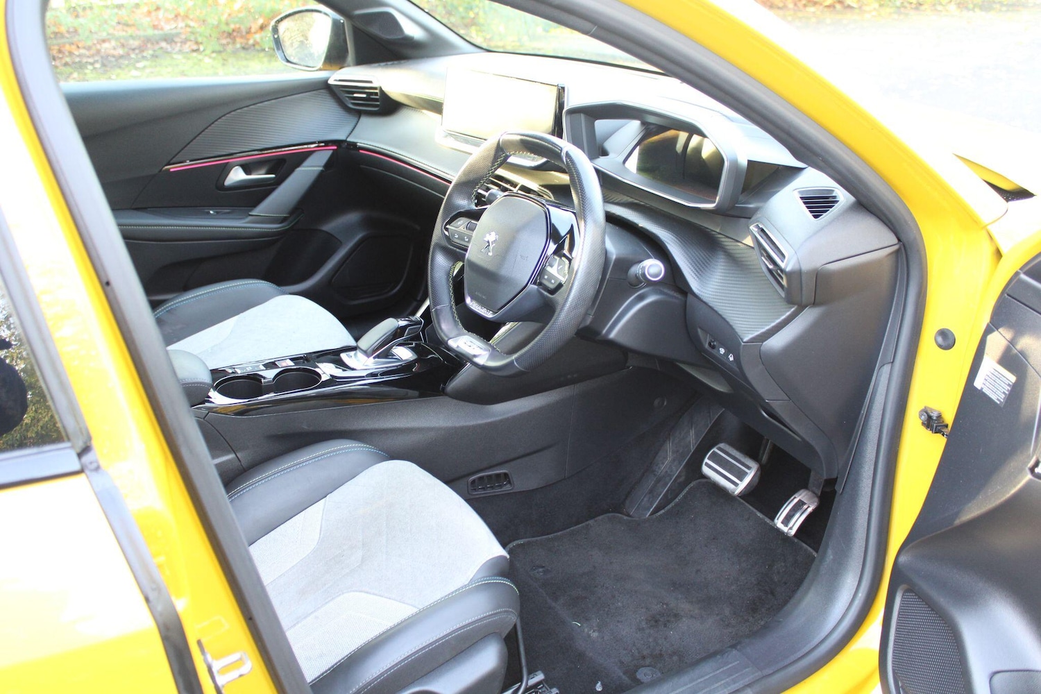 Used Peugeot E-208 for sale - 76727610: Photo 12