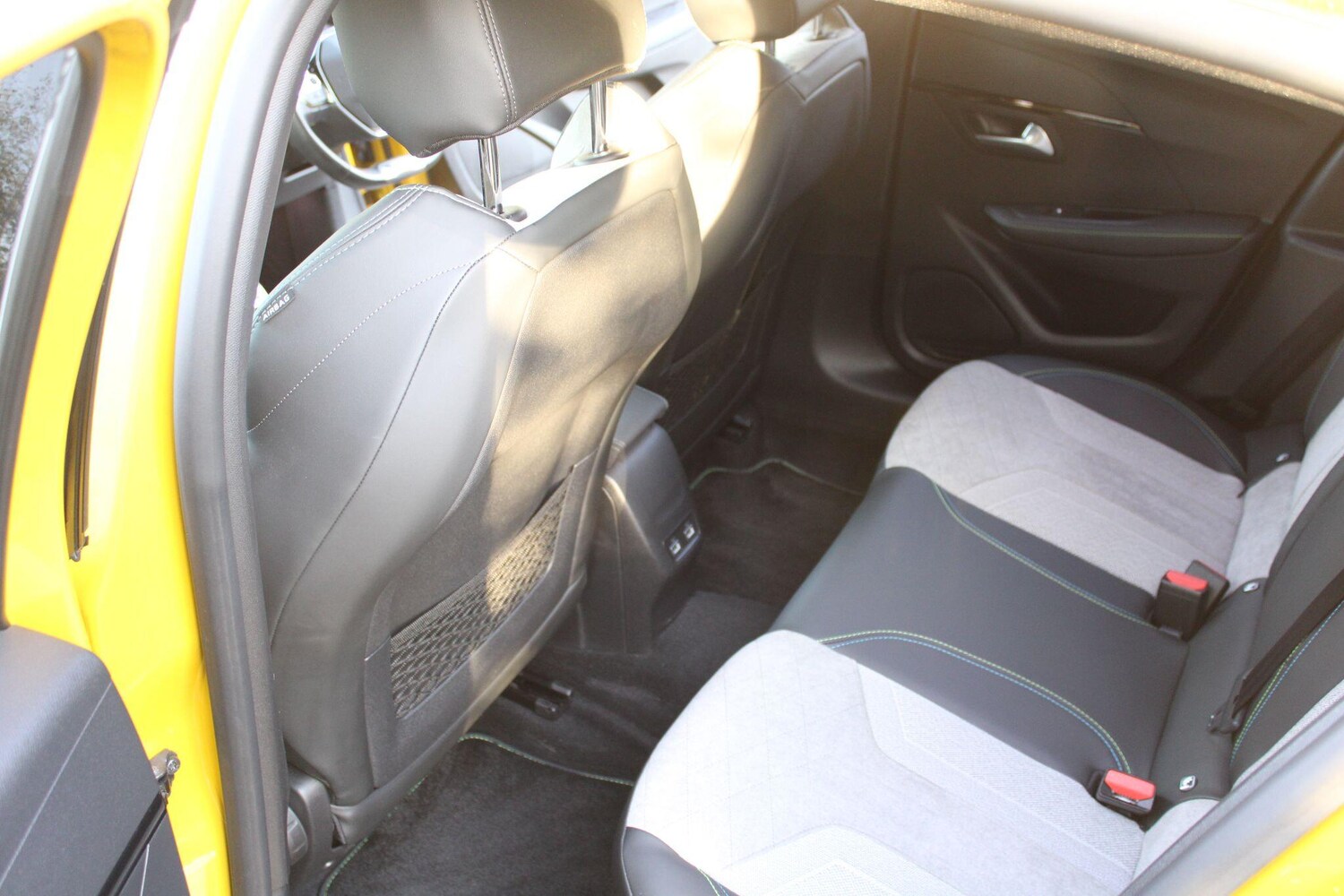 Used Peugeot E-208 for sale - 76727610: Photo 14