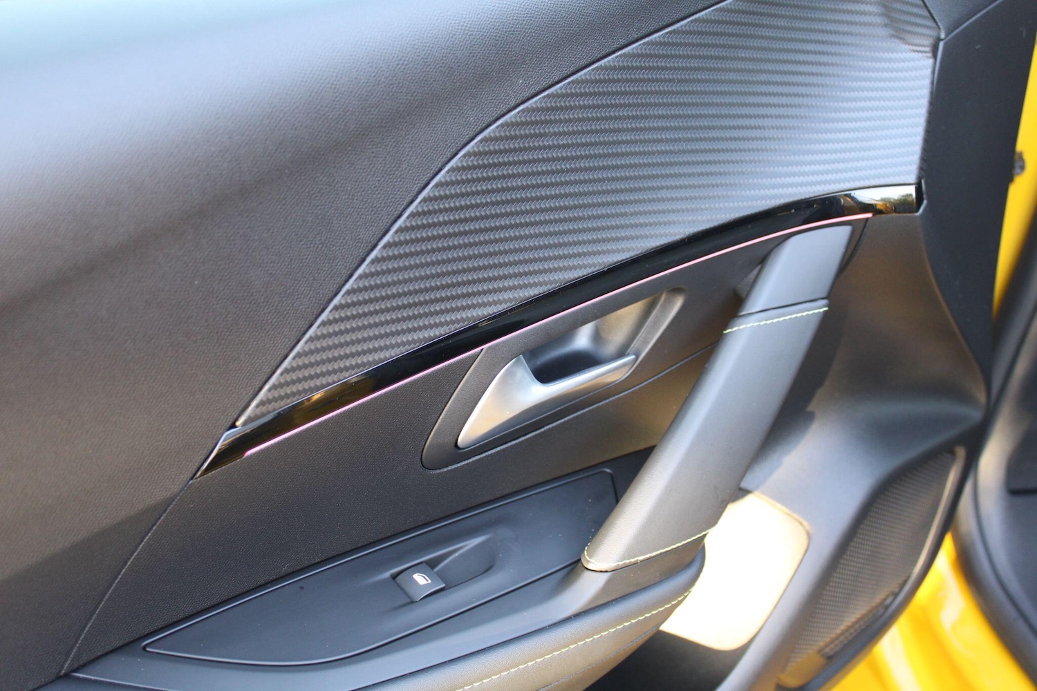 Used Peugeot E-208 for sale - 76727610: Photo 17