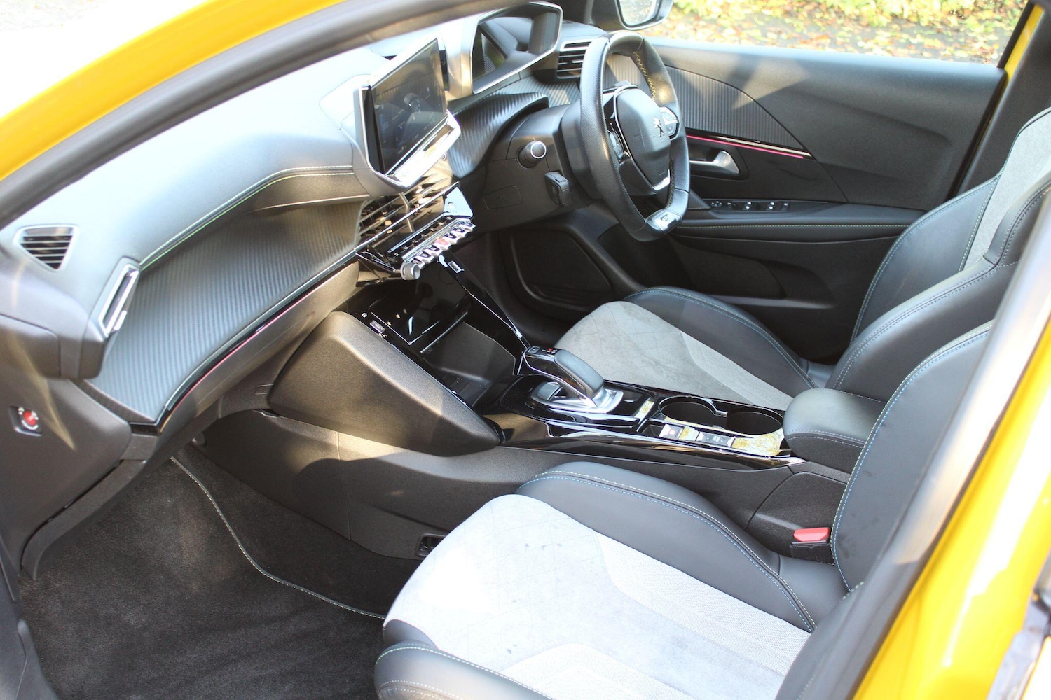 Used Peugeot E-208 for sale - 76727610: Photo 30