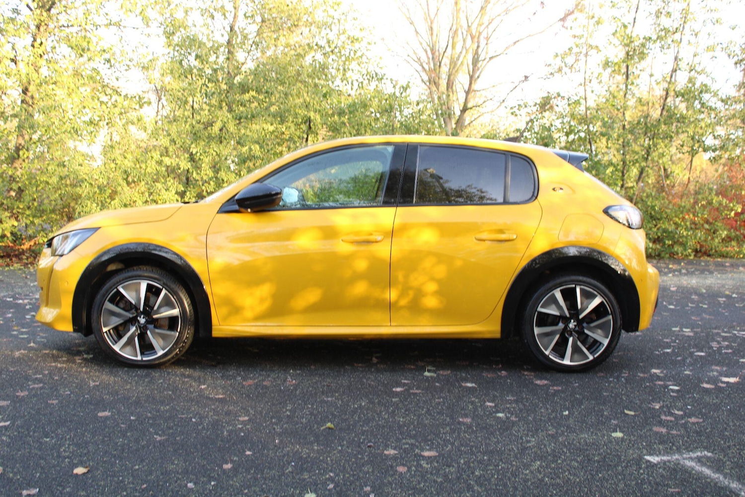 Used Peugeot E-208 for sale - 76727610: Photo 5