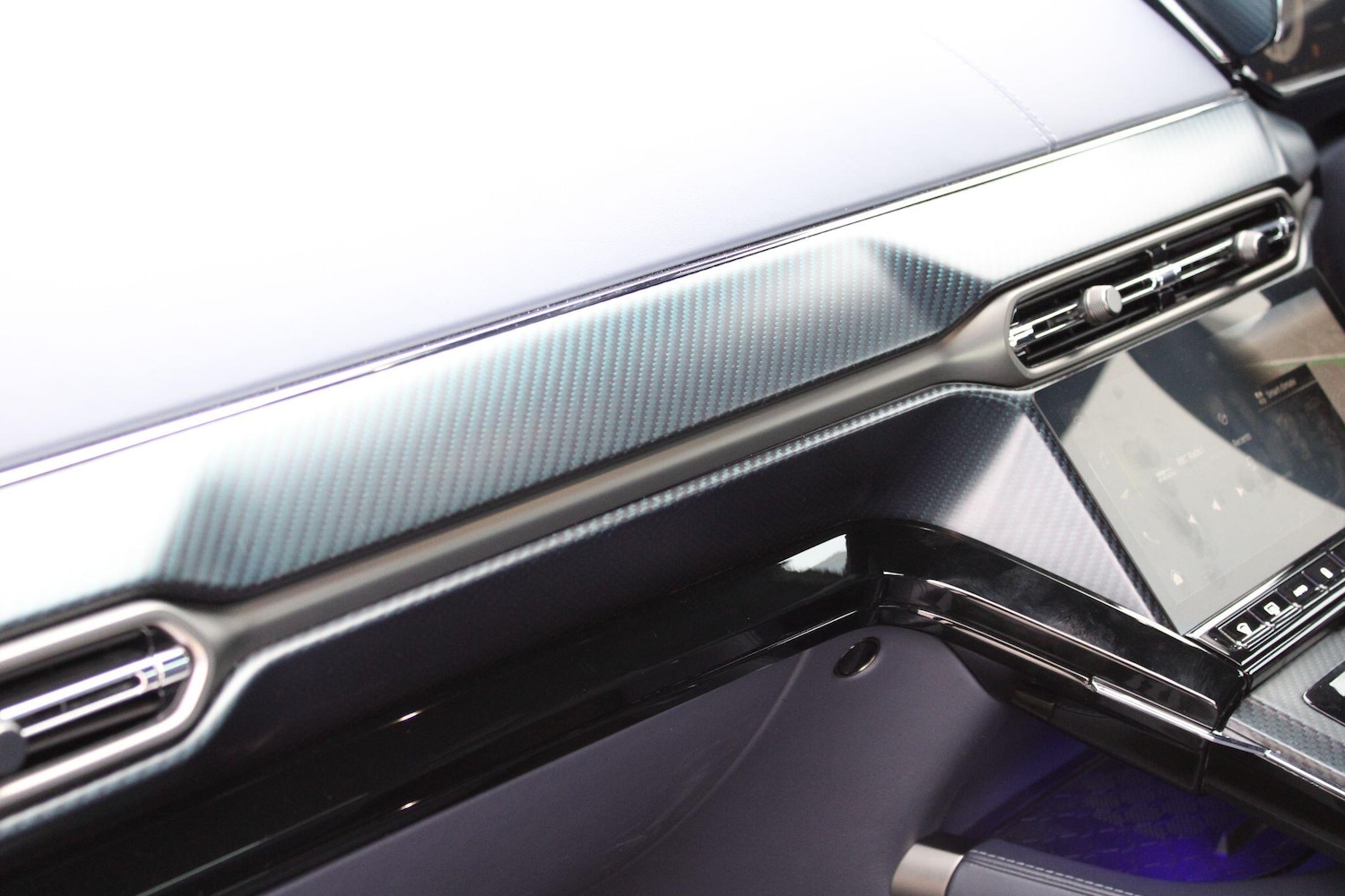 Used Aston Martin Vantage 2025 for sale - 77279494: Photo 38