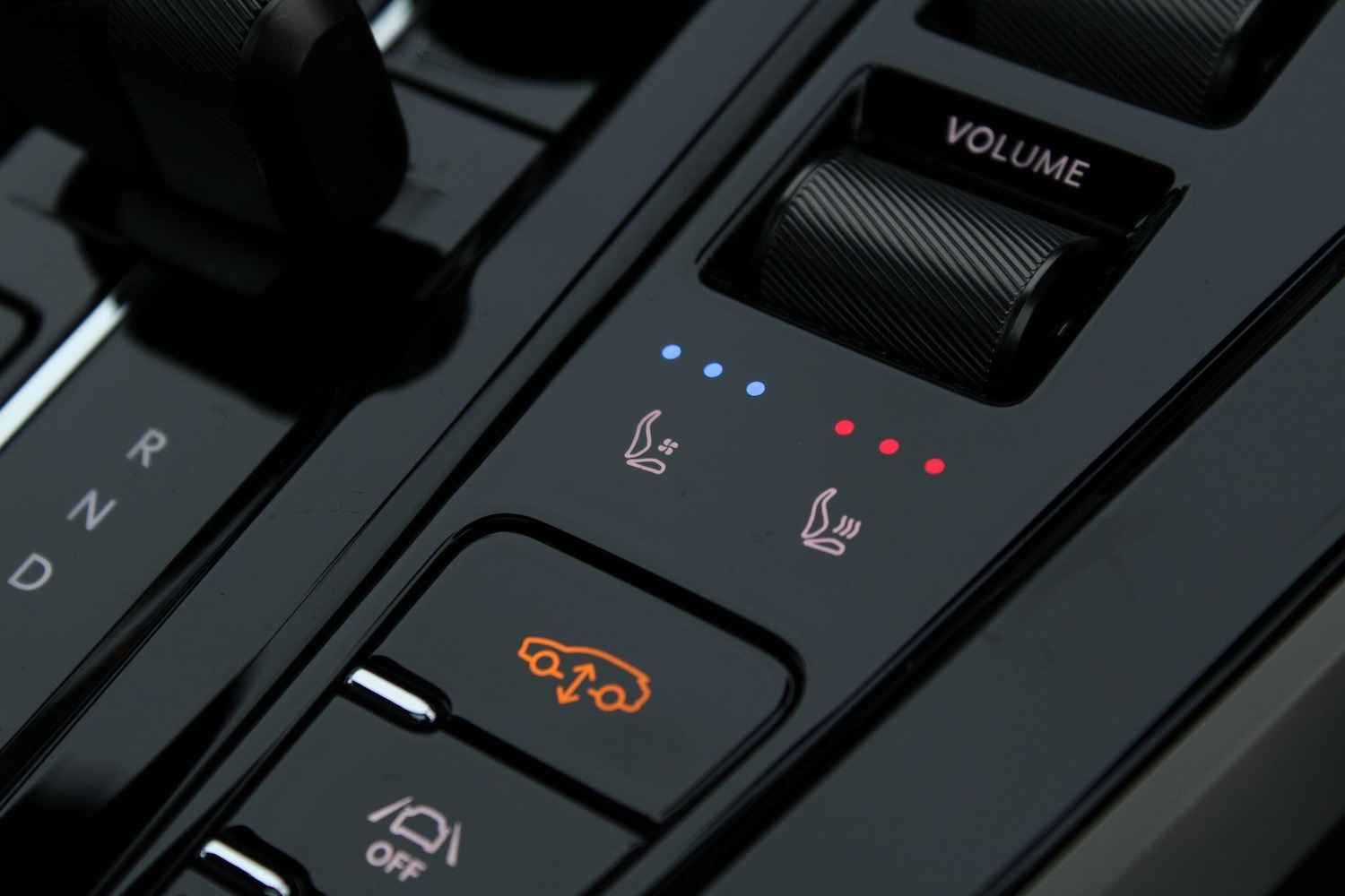 Used Aston Martin DBX for sale - 76513401: Photo 13