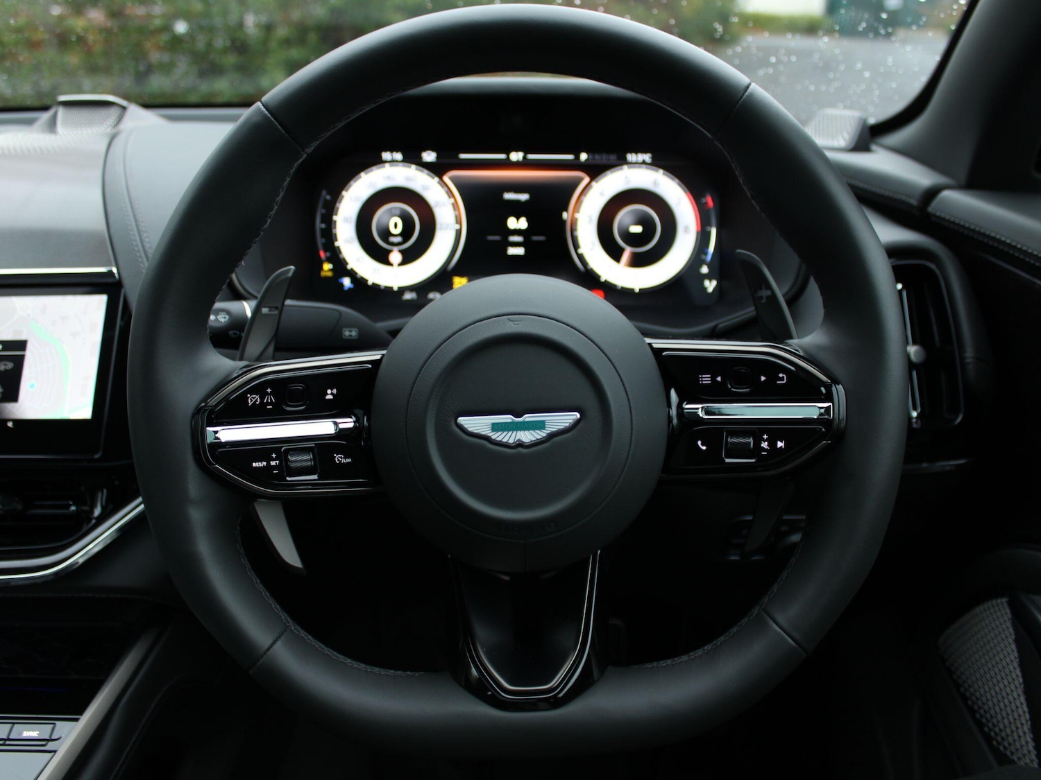 Used Aston Martin DBX for sale - 76513401: Photo 27