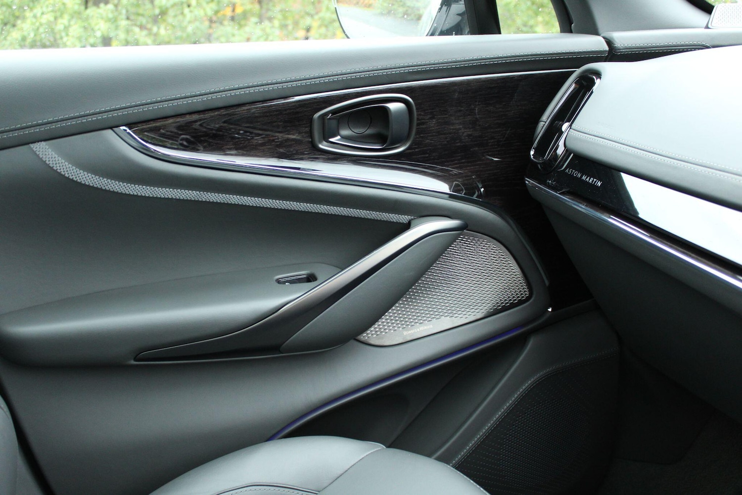 Used Aston Martin DBX for sale - 76513401: Photo 37