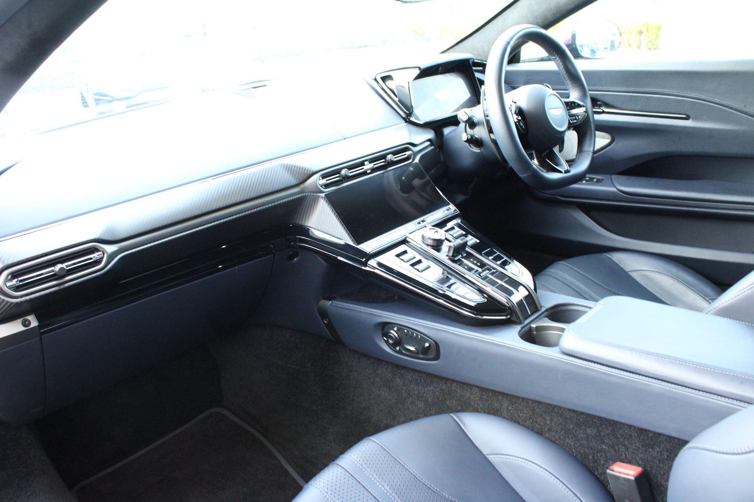 Used Aston Martin Vantage for sale - 76995925: Photo 10