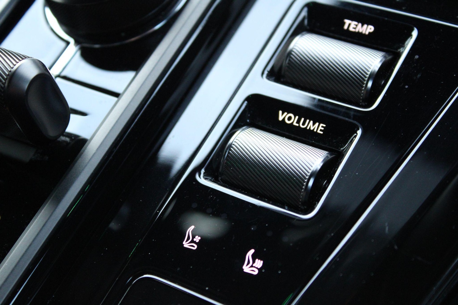 Used Aston Martin Vantage for sale - 76995925: Photo 14