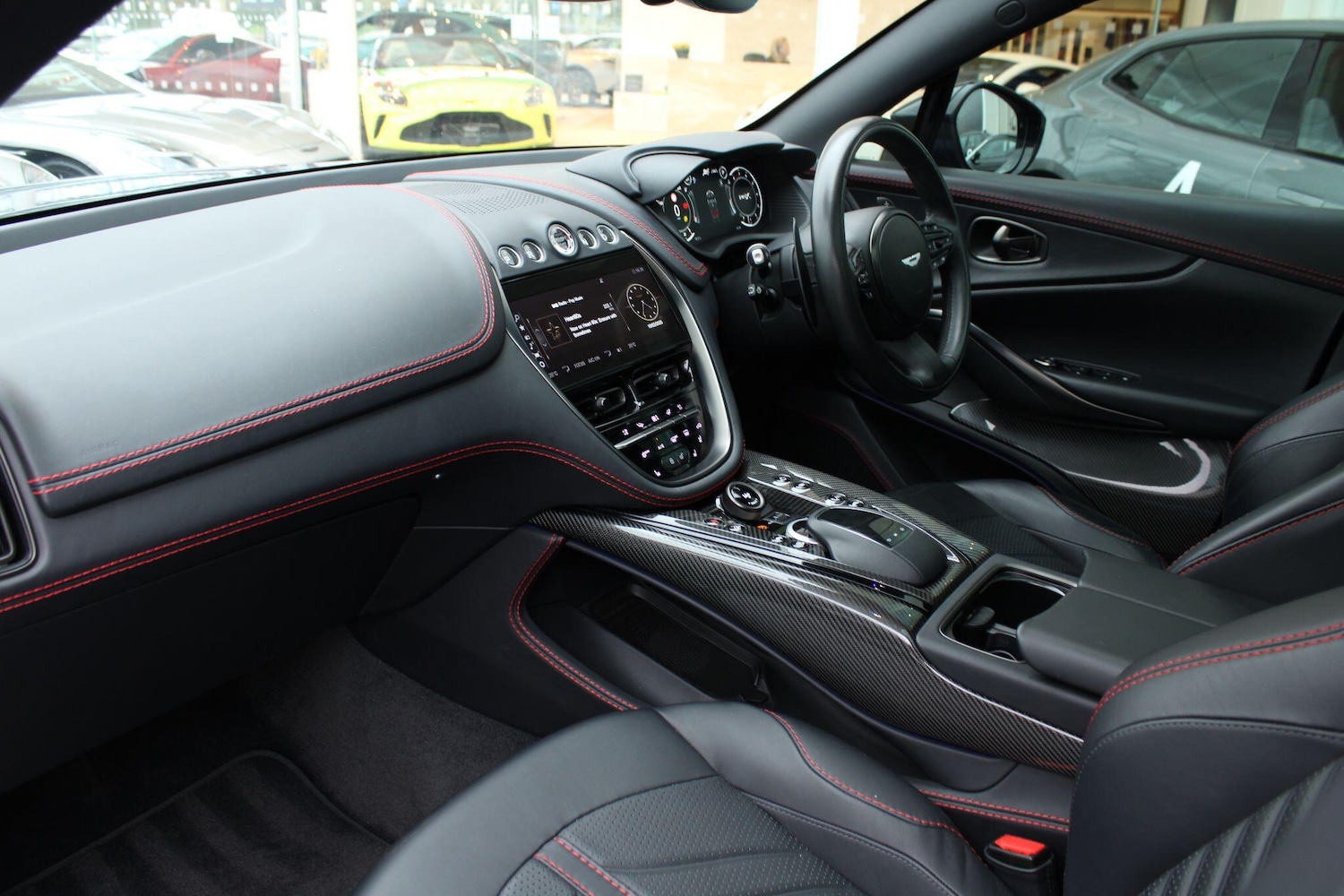 Used Aston Martin DBX 2022 for sale - 76189215: Photo 3