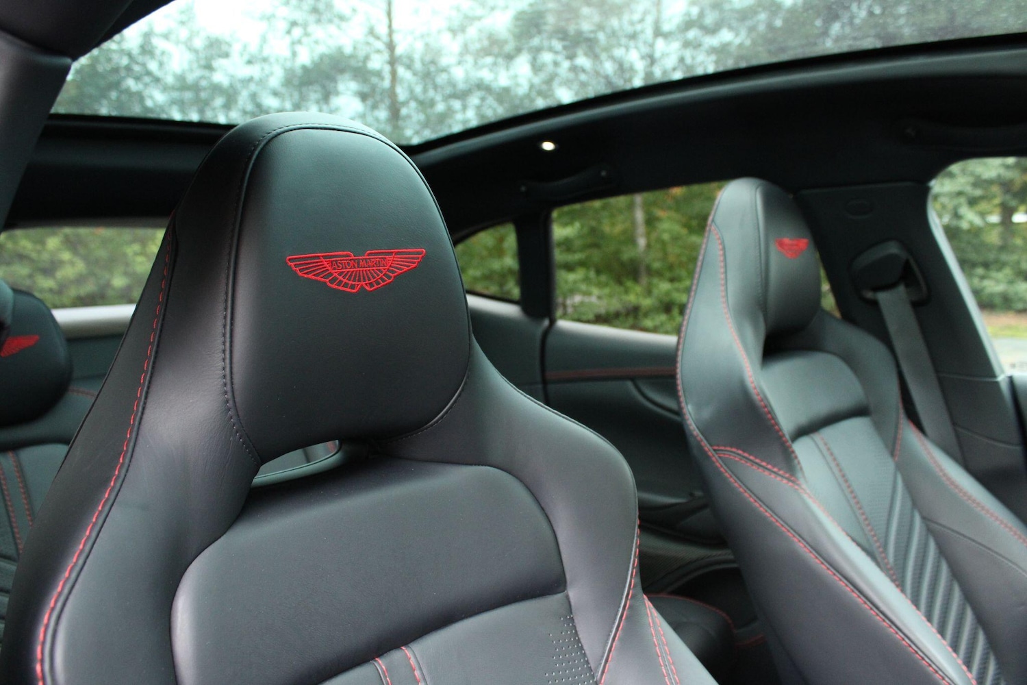 Used Aston Martin DBX 2022 for sale - 76189215: Photo 5