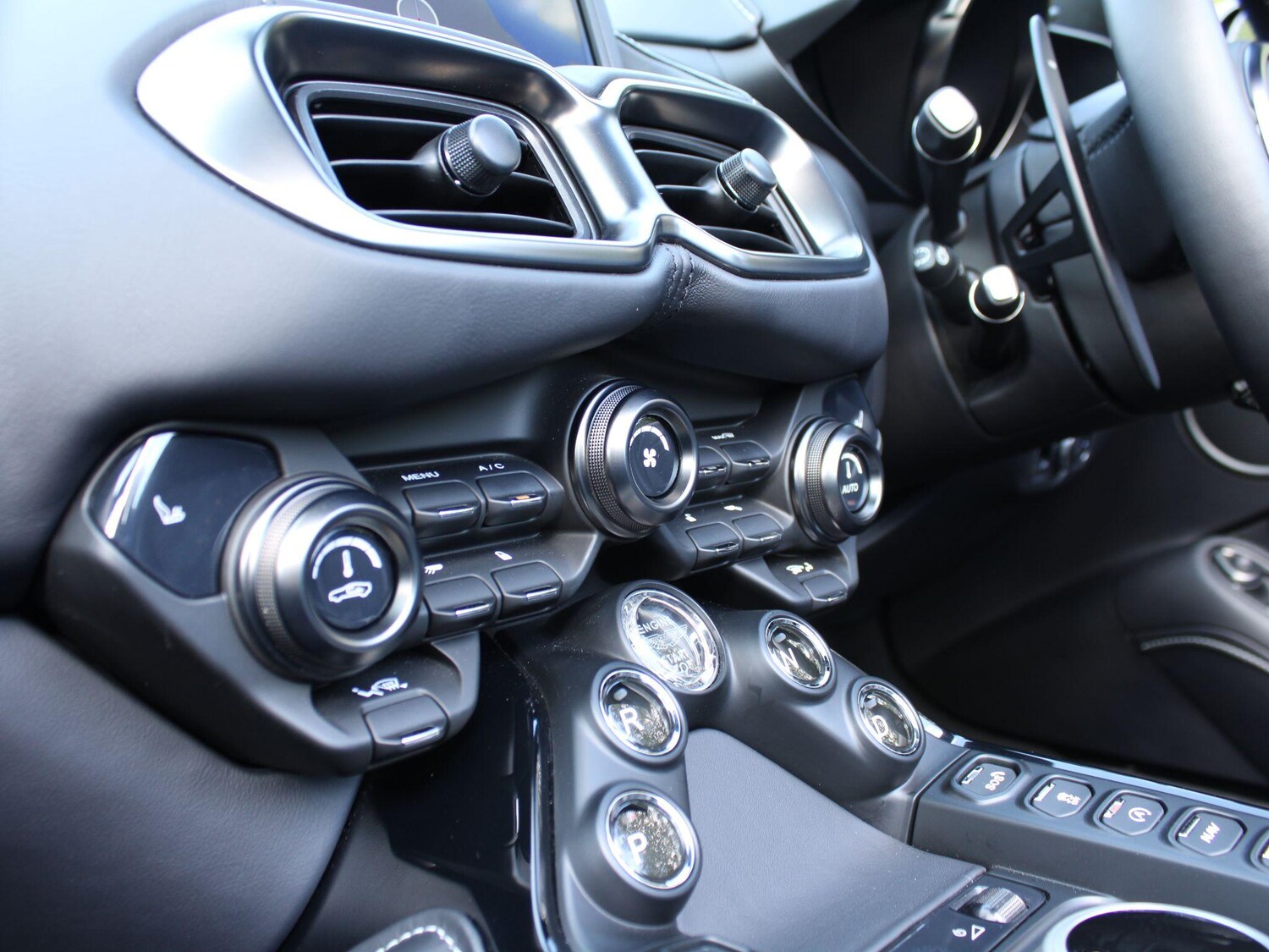 Used Aston Martin Vantage 2024 for sale - 76108364: Photo 22