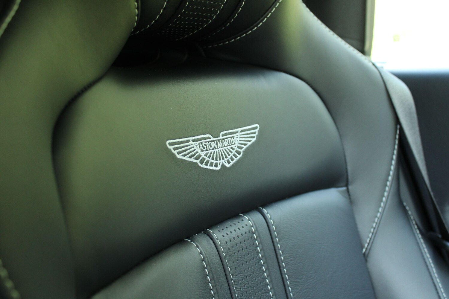 Used Aston Martin Vantage 2024 for sale - 76108364: Photo 34