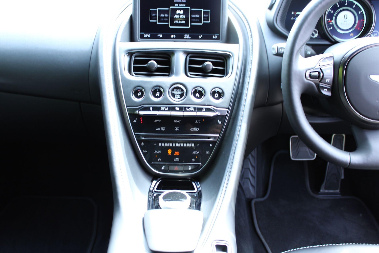 Used Aston Martin DB11 2022 for sale - 77067311: Photo 14