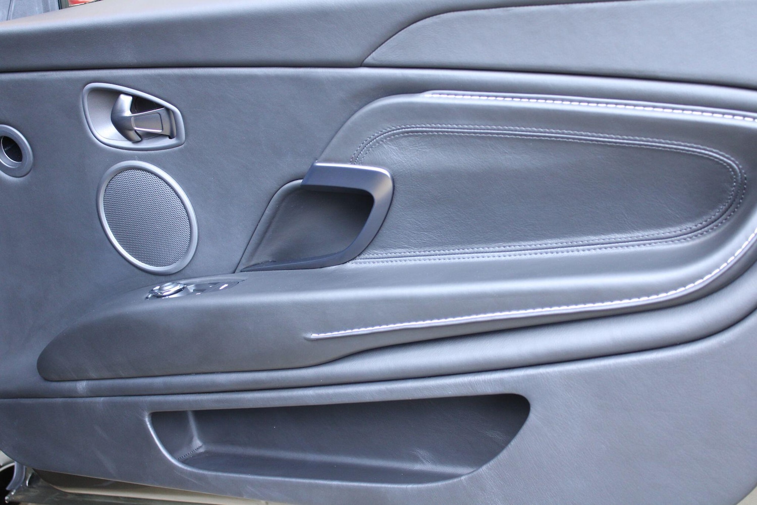 Used Aston Martin DB11 2022 for sale - 77067311: Photo 23