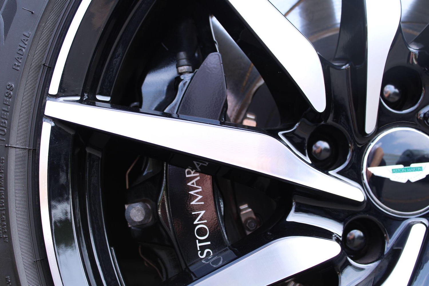 Used Aston Martin DB11 2022 for sale - 77067311: Photo 24