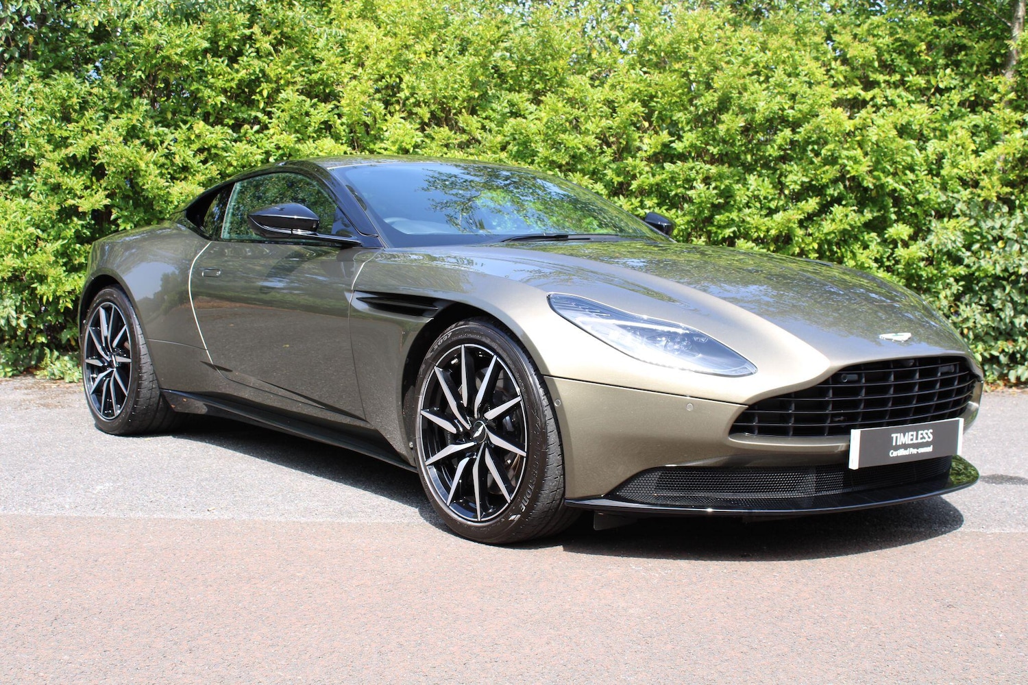 Used Aston Martin DB11 2022 for sale - 77067311: Photo 28
